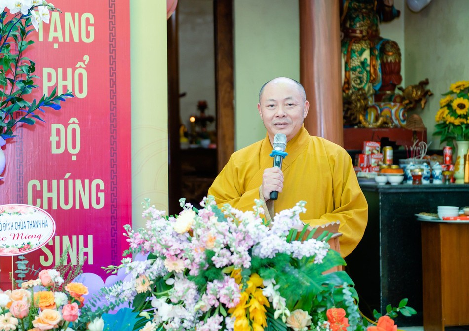 Thượng tọa Thích Tâm Định huấn từ sách tấn Đại đức Thích Bản Hoài, tân trụ trì chùa Bồng Hinh Thượng tọa Thích Tâm Định huấn từ sách tấn Đại đức Thích Bản Hoài, tân trụ trì chùa Bồng Hinh