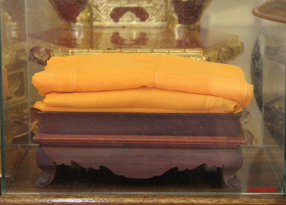 Bộ y lúc sinh tiền cố Hòa thượng thường dùng khi lễ Phật, tụng kinh Bộ y lúc sinh tiền cố Hòa thượng thường dùng khi lễ Phật, tụng kinh