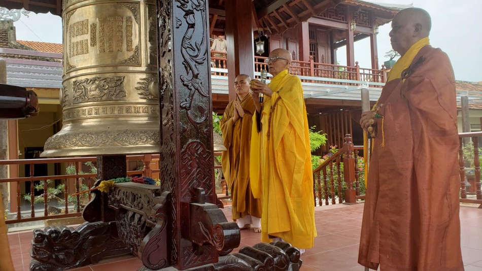 Hòa thượng Thích Trừng Giác khai đại hồng chung chùa Bảo Hoa Hòa thượng Thích Trừng Giác khai đại hồng chung chùa Bảo Hoa