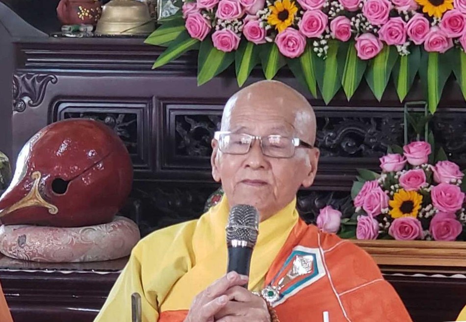 Hòa thượng Thích Trừng Giác ban đạo từ Hòa thượng Thích Trừng Giác ban đạo từ