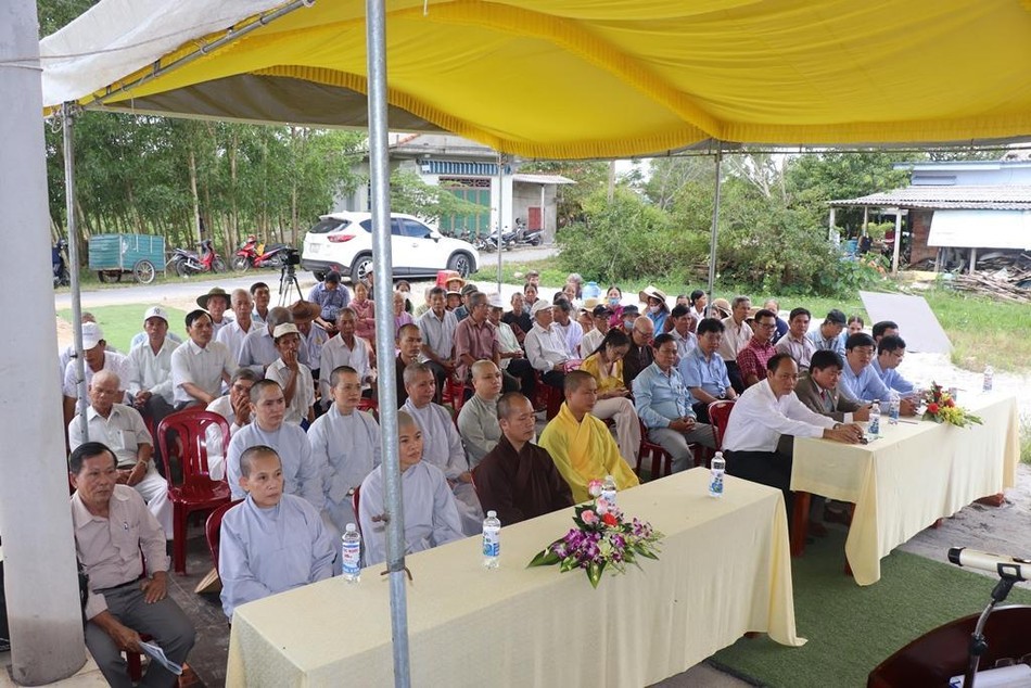 Chư tôn đức Tăng Ni, quan khách tham dự