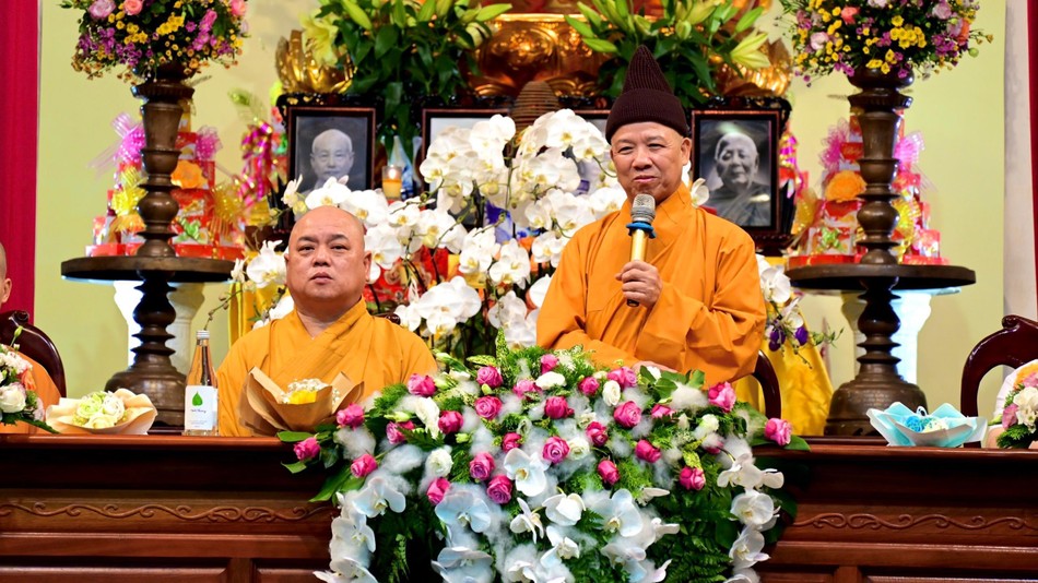 Hòa thượng Thích Thanh Quyết ban đạo từ Hòa thượng Thích Thanh Quyết ban đạo từ