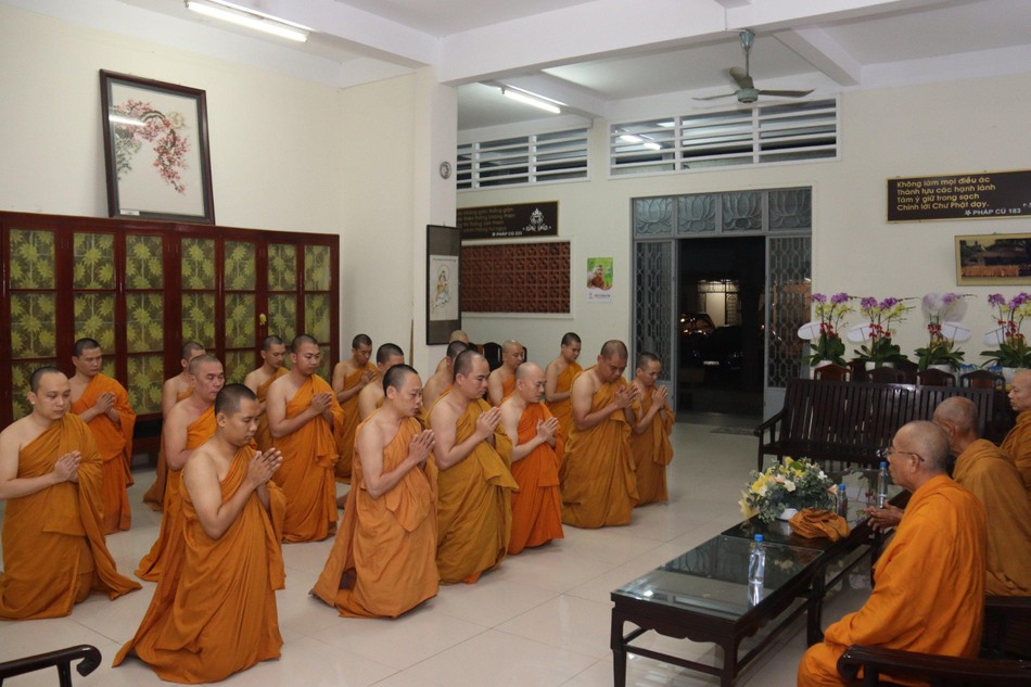 Đảnh lễ chư tôn đức Đảnh lễ chư tôn đức