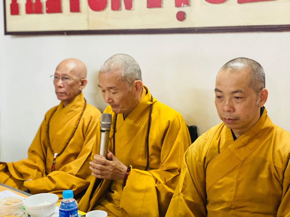 Hòa thượng Thích Thanh Hùng ban đạo từ Hòa thượng Thích Thanh Hùng ban đạo từ