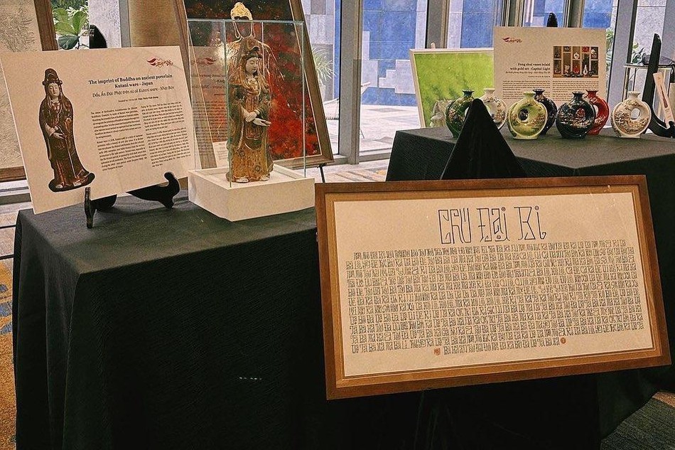 Bức tượng Bồ-tát Quan Âm bằng gốm sứ từ Nhật được ca sĩ Jun Phạm chia sẻ tại phiên đấu giá - Ảnh: Facebook Jun Phạm