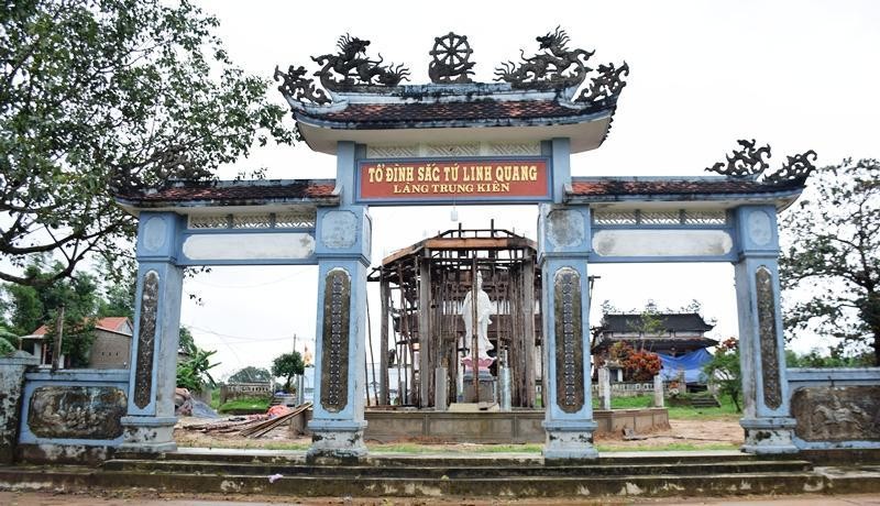 Tổ đình Sắc tứ Linh Quang đang được trùng tu Tổ đình Sắc tứ Linh Quang đang được trùng tu