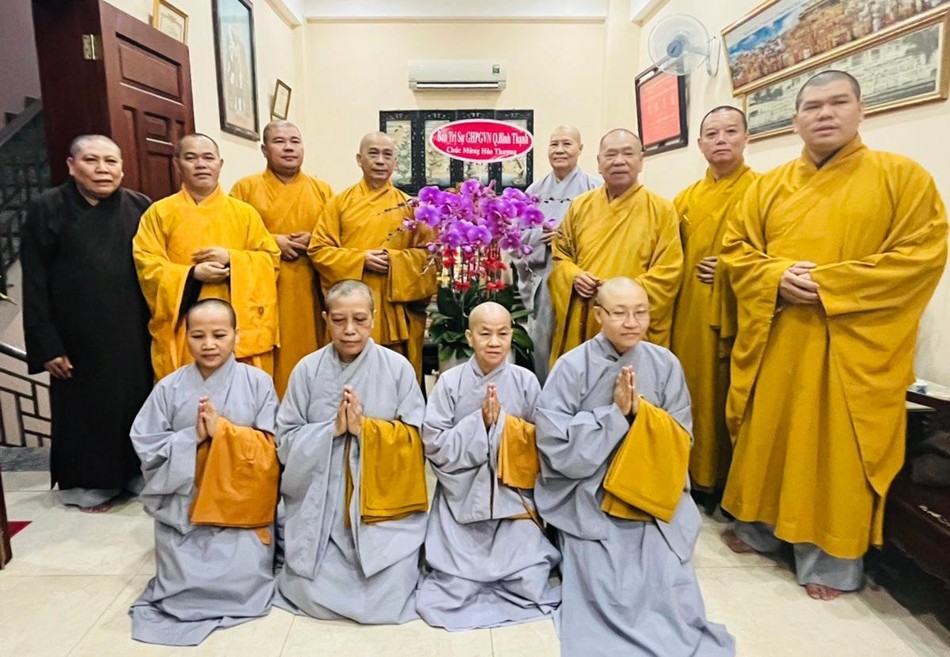 Đảnh lễ, khánh chúc Hòa thượng Thích Thiện Pháp Đảnh lễ, khánh chúc Hòa thượng Thích Thiện Pháp