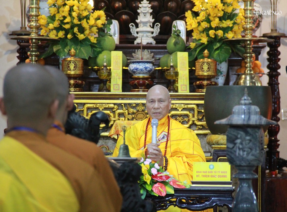 Trưởng lão Hòa thượng Thích Giác Quang, Tuyên Luật sư