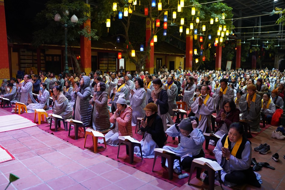 Đại chúng đồng tụng kinh Diệu Pháp Liên Hoa