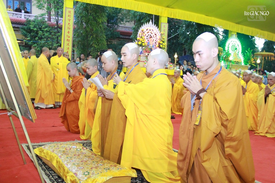 Đại diện các giới tử dâng lời cảm niệm