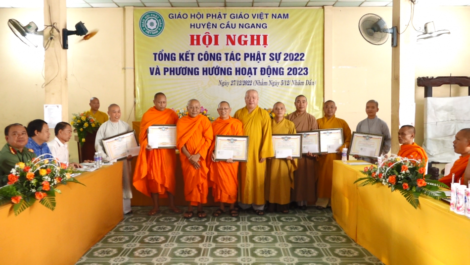 Ban Trị sự GHPGVN tỉnh trao Bằng tuyên dương công đức đến tập thể và cá nhân tiêu biểu Ban Trị sự GHPGVN tỉnh trao Bằng tuyên dương công đức đến tập thể và cá nhân tiêu biểu