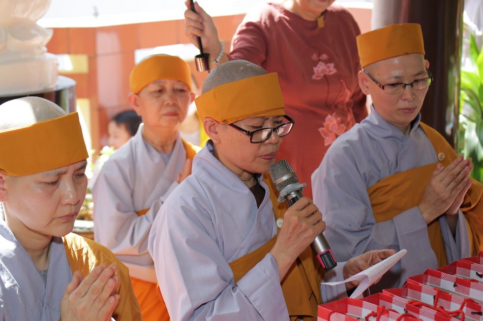 Đại diện môn đồ pháp quyến dâng lời tác bạch Đại diện môn đồ pháp quyến dâng lời tác bạch