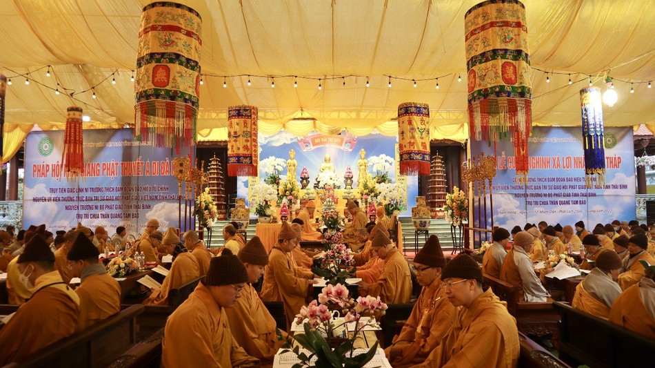 Quang cảnh buổi lễ Quang cảnh buổi lễ