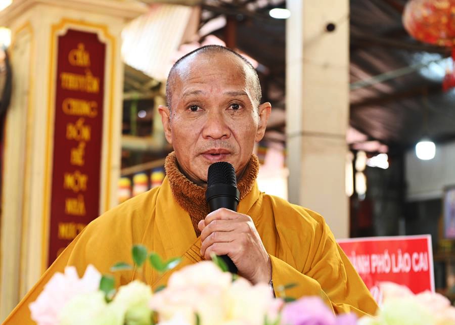 Hòa thượng Thích Thanh Điện ban đạo từ Hòa thượng Thích Thanh Điện ban đạo từ