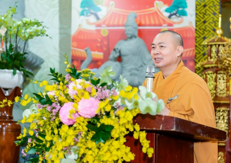Thượng tọa Thích Tâm Đức phát biểu khai mạc buổi lễ Thượng tọa Thích Tâm Đức phát biểu khai mạc buổi lễ