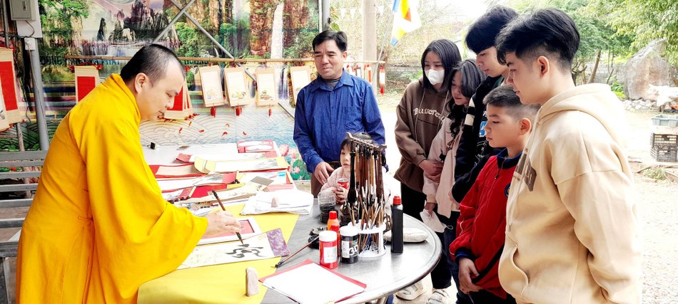 Xin chữ sáng mùng 1 Tết tại chùa An Thái Xin chữ sáng mùng 1 Tết tại chùa An Thái