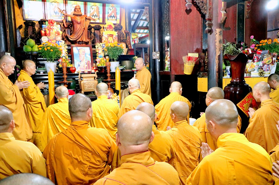 Chư Tăng Ni Phật giáo Bình Dương khánh tuế Ban Thường trực Ban Trị sự Phật giáo tỉnh Chư Tăng Ni Phật giáo Bình Dương khánh tuế Ban Thường trực Ban Trị sự Phật giáo tỉnh