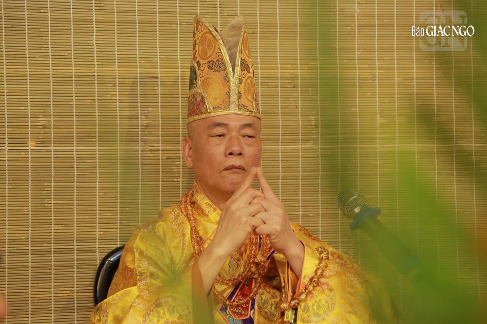 Hòa thượng Thích Giác Đạo cử hành pháp sự đàn tràng Dược Sư thất châu Hòa thượng Thích Giác Đạo cử hành pháp sự đàn tràng Dược Sư thất châu