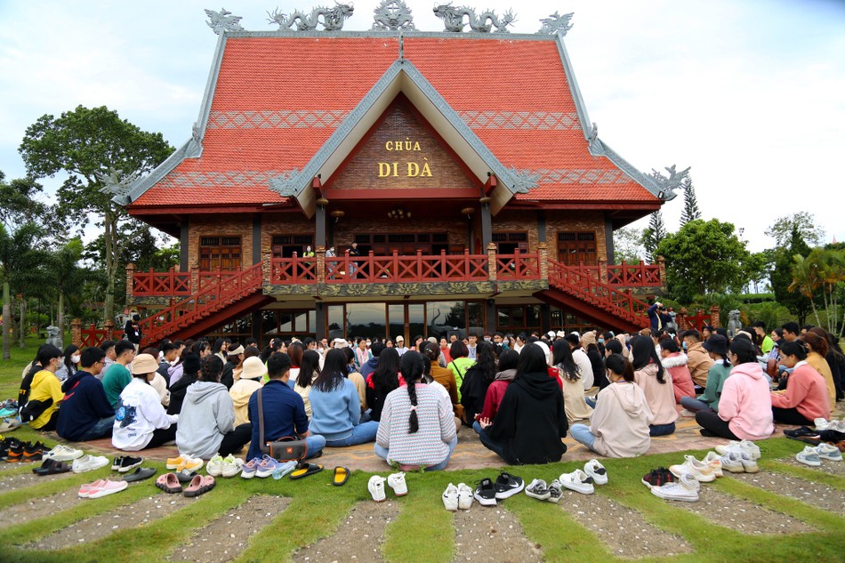 Tọa thiền tại chùa A Di Đà Tọa thiền tại chùa A Di Đà