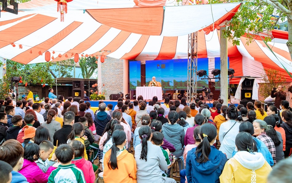 Lắng nghe pháp thoại Lắng nghe pháp thoại