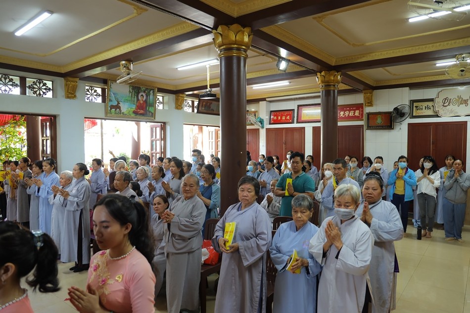 Đông đảo Phật tử đồng tham dự