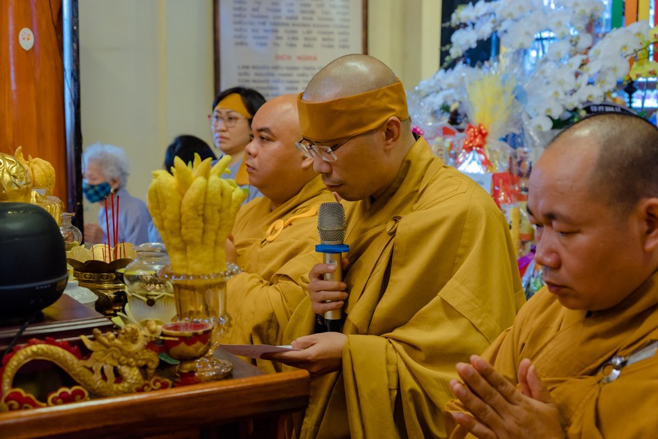 Đại đức Thích Đồng Quý dâng lời tác bạch Đại đức Thích Đồng Quý dâng lời tác bạch