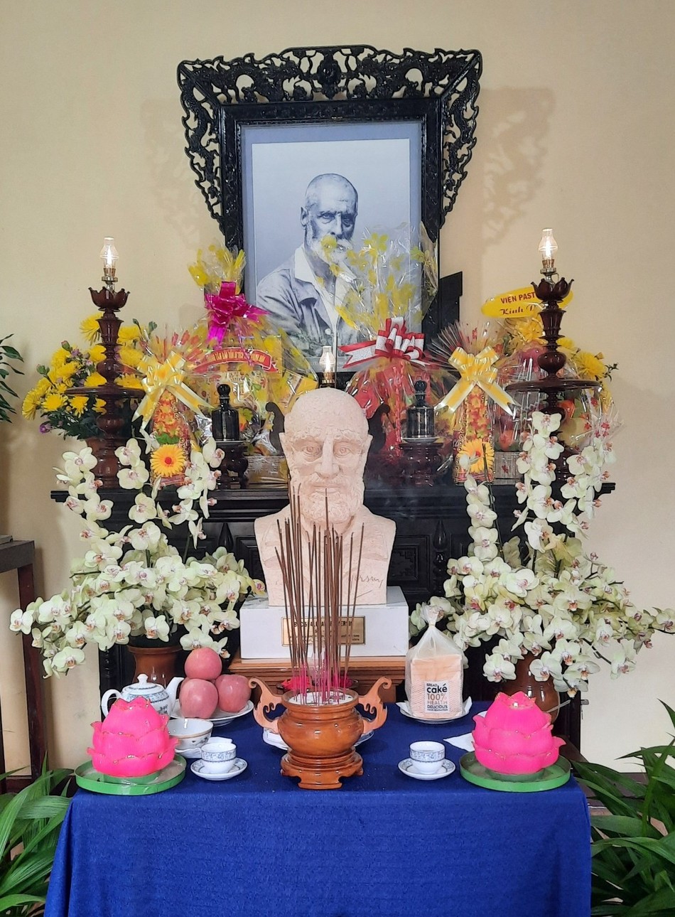 Di ảnh bác sĩ Alexandre Yersin Di ảnh bác sĩ Alexandre Yersin