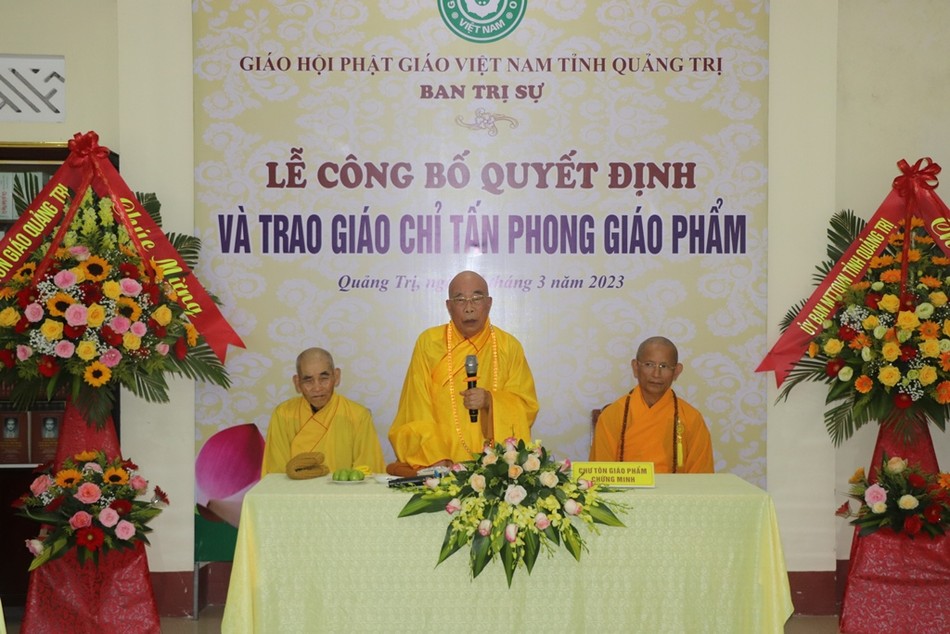 Hòa thượng Thích Thiện Tấn ban đạo từ Hòa thượng Thích Thiện Tấn ban đạo từ