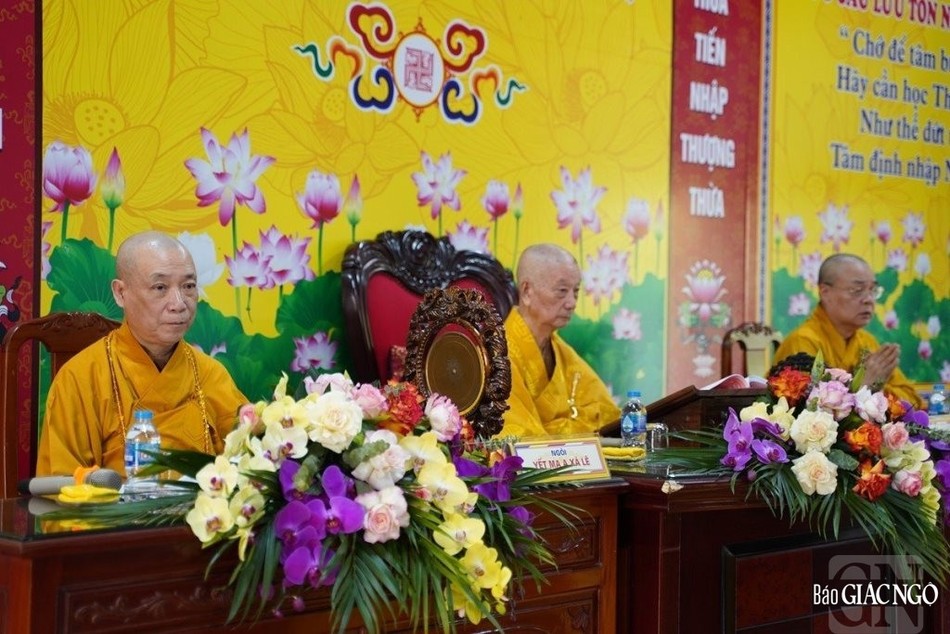 Tam sư truyền giới Tỳ-khiêu