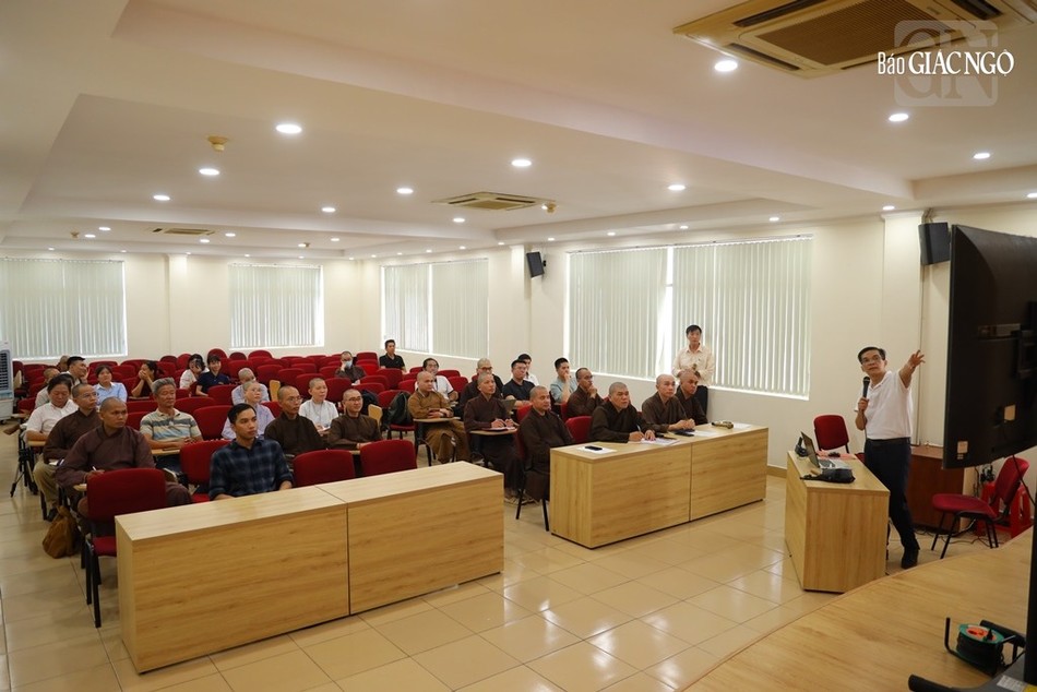 Lắng nghe những chia sẻ Lắng nghe những chia sẻ