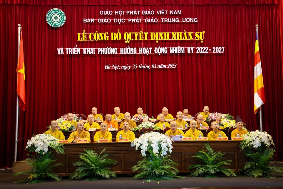 Chư tôn đức chứng minh