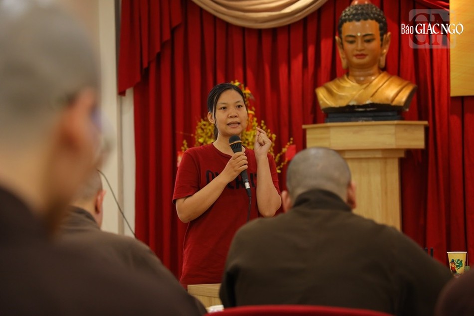 Chị Ngọc Diệp trình bày các vấn đề về kỹ năng biên tập phim Chị Ngọc Diệp trình bày các vấn đề về kỹ năng biên tập phim