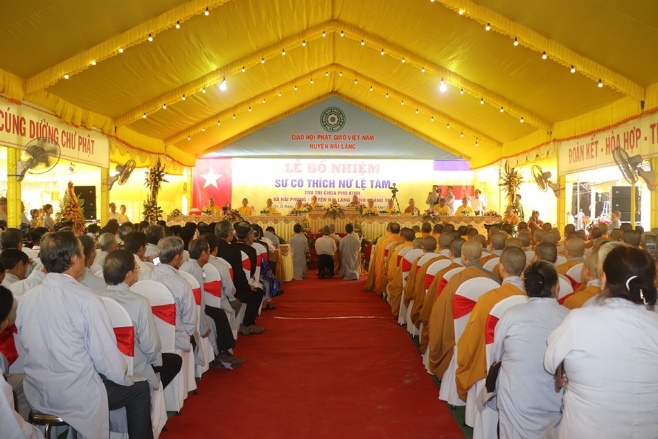 Quang cảnh buổi lễ Quang cảnh buổi lễ