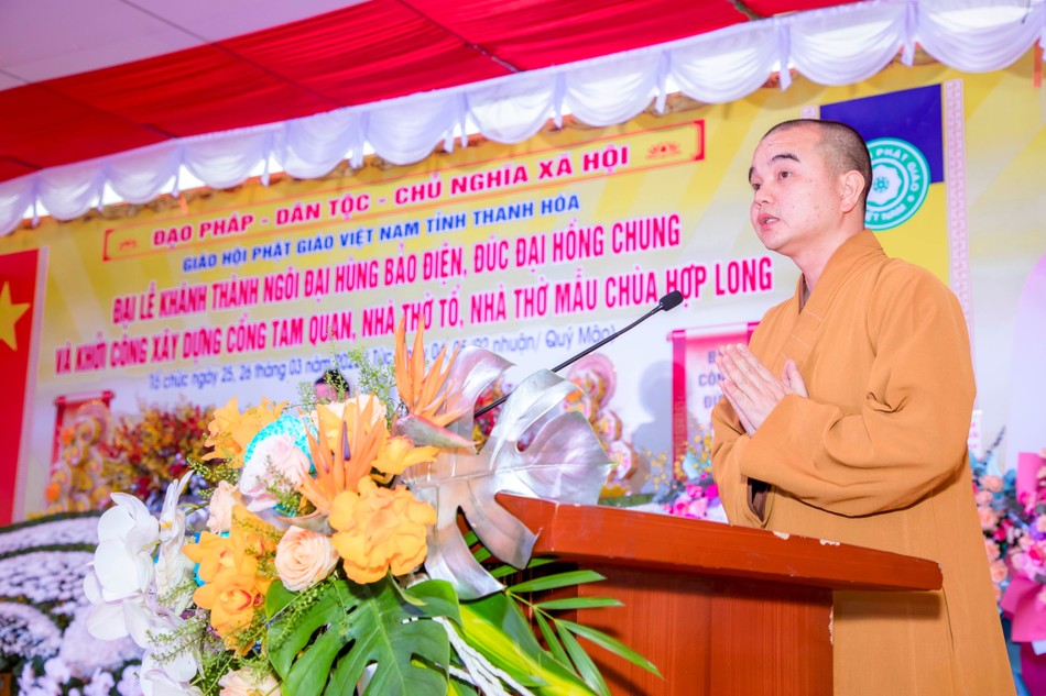 Đại đức Thích Nguyên Hiệp phát biểu khai mạc Đại đức Thích Nguyên Hiệp phát biểu khai mạc