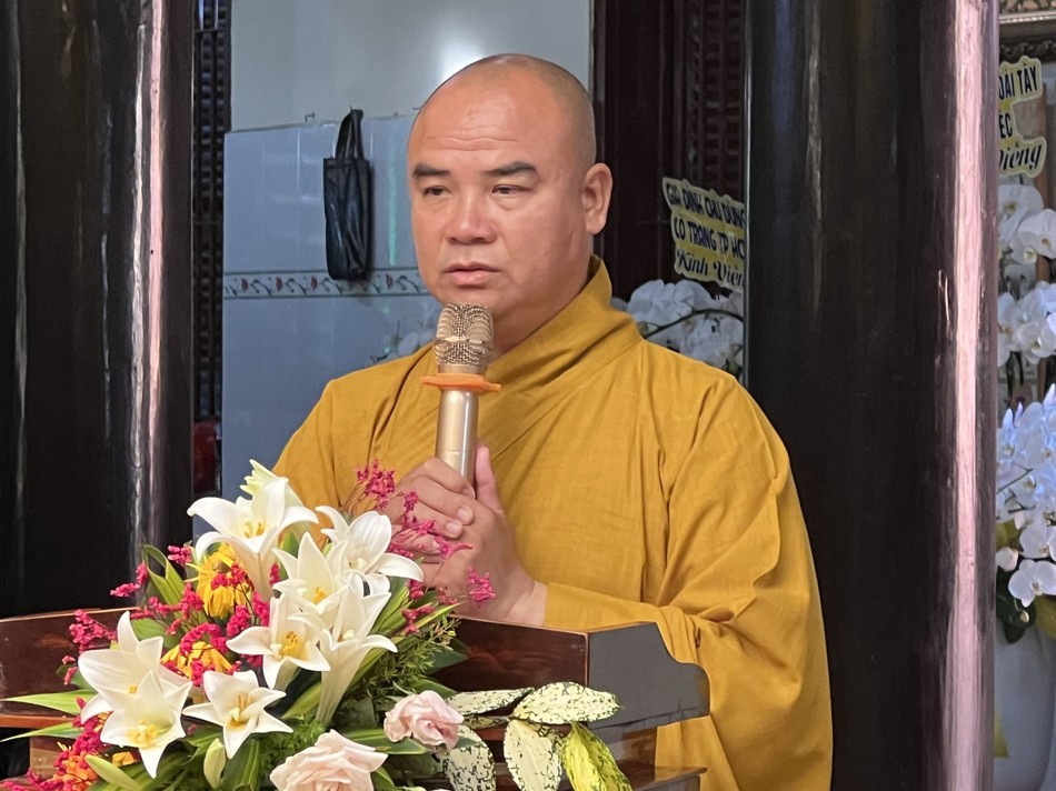 Thượng tọa Thích Tĩnh Triệt cảm tạ Thượng tọa Thích Tĩnh Triệt cảm tạ