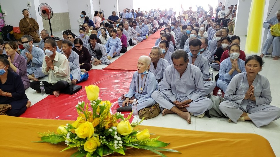 200 người khiếm thị, khuyết tật tham dự khóa tu