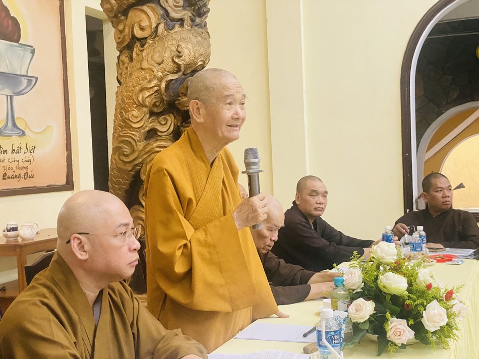 Hòa thượng Thích Thanh Hùng ban đạo từ Hòa thượng Thích Thanh Hùng ban đạo từ