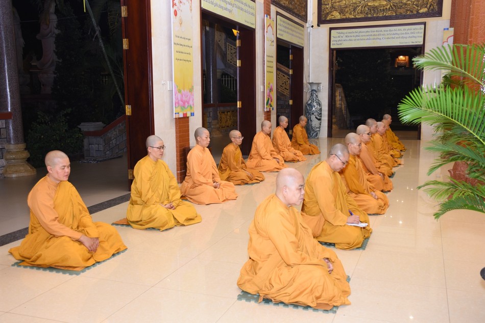 Chư Ni tham dự khóa tu Chư Ni tham dự khóa tu
