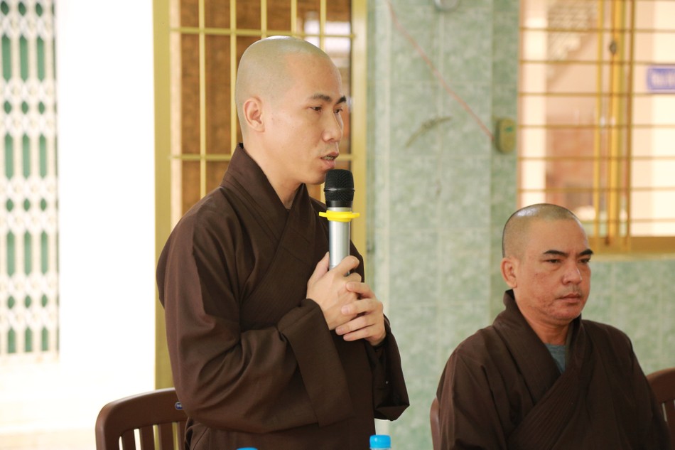 Chư Tăng phát biểu ý kiến Chư Tăng phát biểu ý kiến