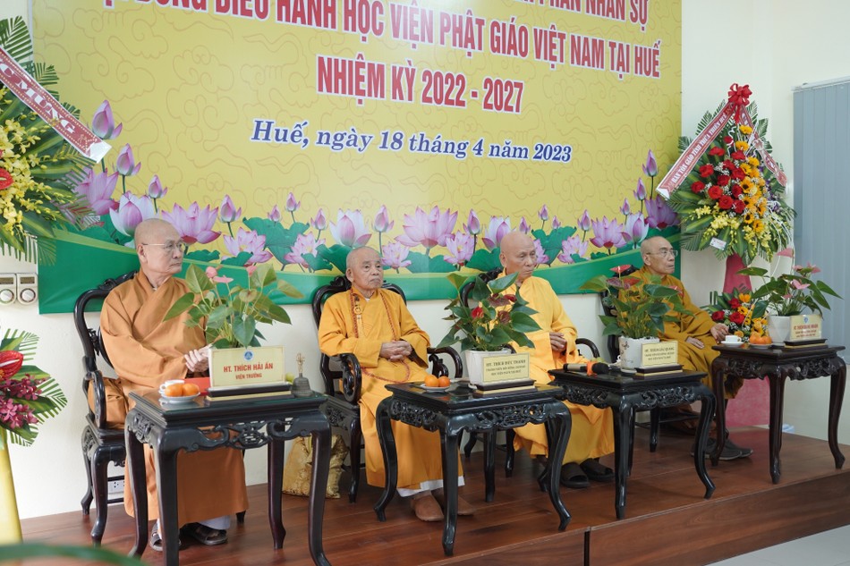 Chư tôn đức chứng minh, Hội đồng Chỉ đạo Học viện - Ảnh: Minh Thắng Chư tôn đức chứng minh, Hội đồng Chỉ đạo Học viện - Ảnh: Minh Thắng