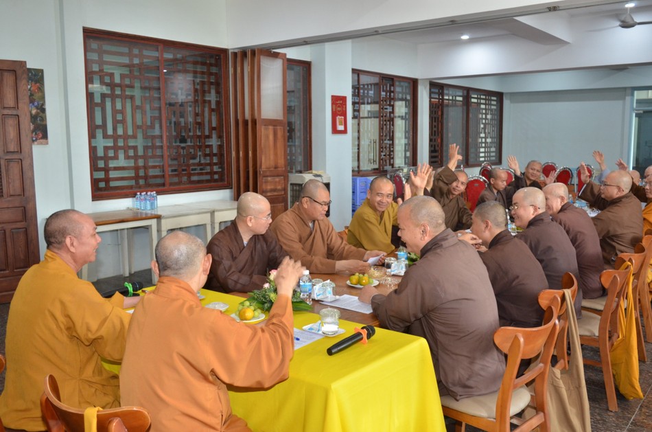 Biểu quyết nhất trí thông qua bản dự thảo phương hướng hoạt động Phật sự của ban Biểu quyết nhất trí thông qua bản dự thảo phương hướng hoạt động Phật sự của ban