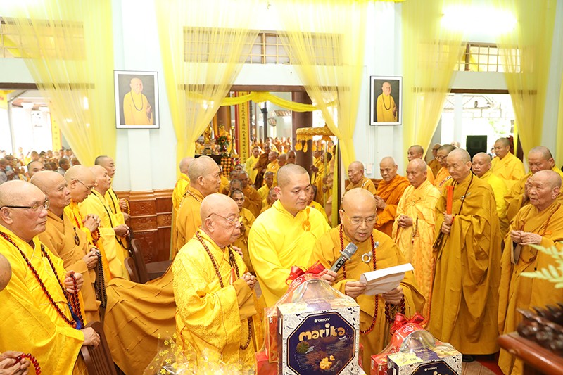 Hòa thượng Thích Khế Chơn dâng lời tưởng niệm của TƯGH