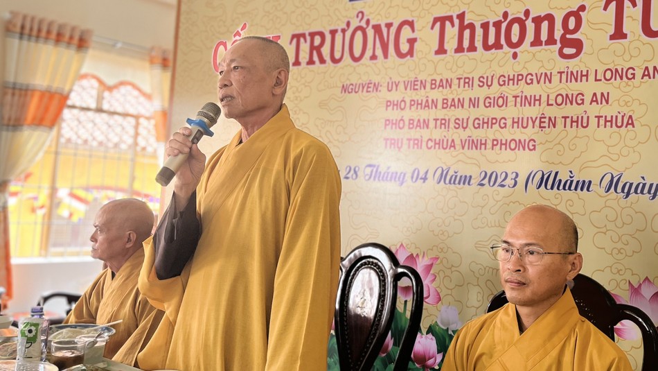 Hòa thượng Thích Thiện Huệ ban đạo từ Hòa thượng Thích Thiện Huệ ban đạo từ