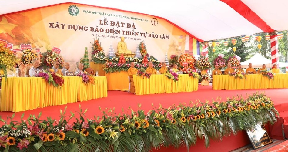Chư tôn đức chứng minh