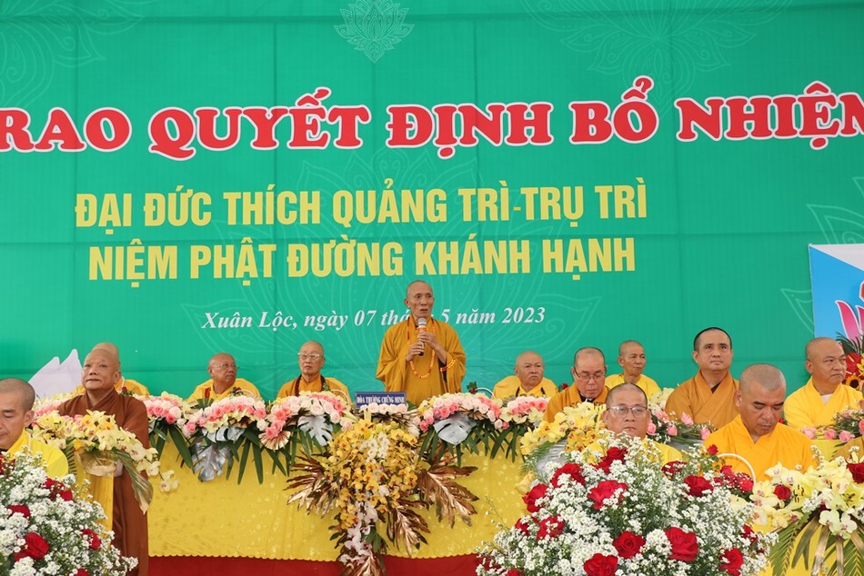 Hòa thượng Thích Huệ Trí ban huấn từ Hòa thượng Thích Huệ Trí ban huấn từ