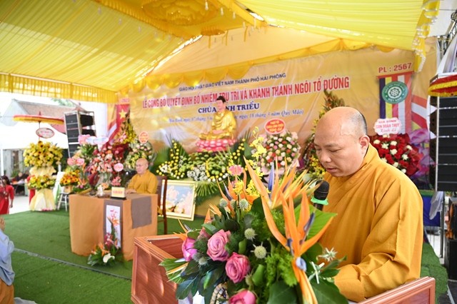 Đại đức Thích Bản Quyền công bố quyết định bổ nhiệm trụ trì chùa Linh Triều