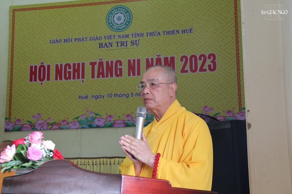 Hòa thượng Thích Huệ Phước phổ biến Hiến chương GHPGVN tu chỉnh lần thứ VII và Quy chế hoạt động của Ban Tăng sự T.Ư