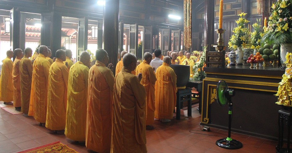 Chư Tăng tại Huế vân tập về chùa Thiên Mụ cử hành lễ tưởng niệm Chư Tăng tại Huế vân tập về chùa Thiên Mụ cử hành lễ tưởng niệm