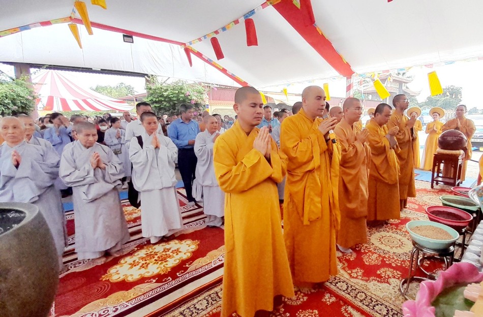 Niêm hương bạch Phật Niêm hương bạch Phật