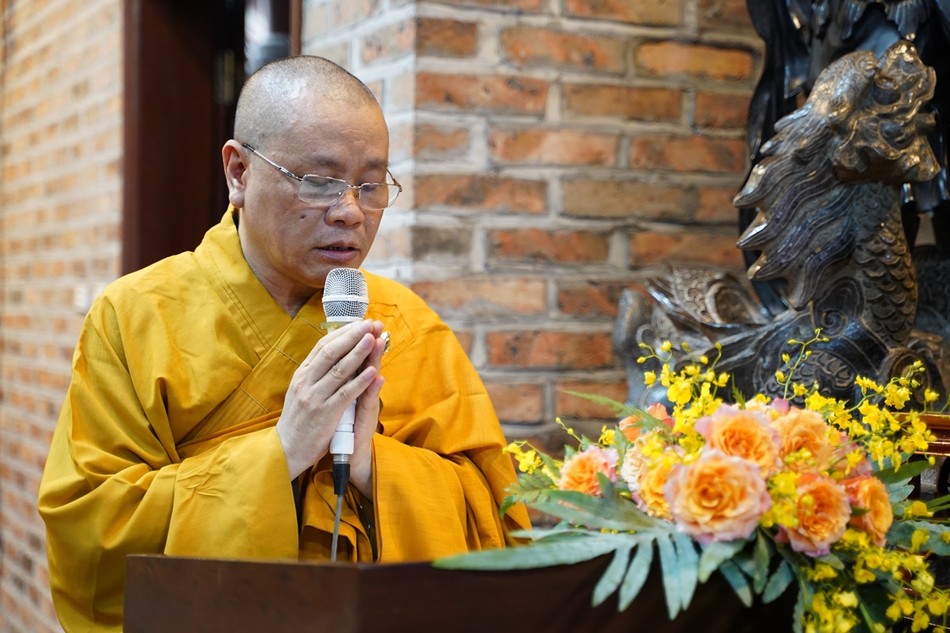 Thượng tọa Thích Tâm Hoan tuyên đọc Thông điệp Phật đản Phật lịch 2567 của Đức Pháp chủ GHPGVN